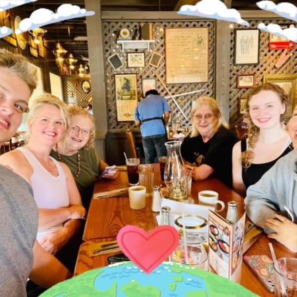 Meet your Posher, Kathy - Picture 1 of 1